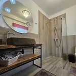 Апартаменты Zakatek Mala-apartamenty Nad Jeziorem