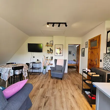 Zakatek Mala-apartamenty Nad Jeziorem * Kołczewo