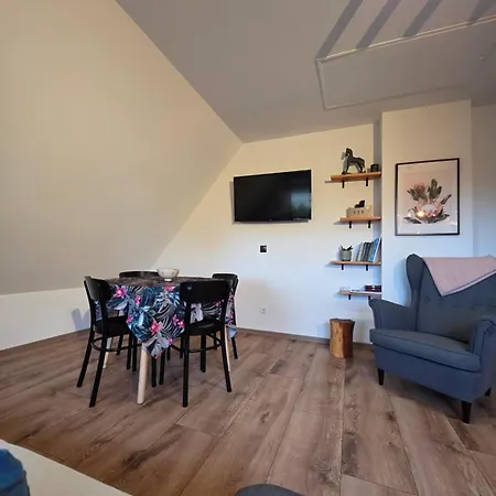 Zakatek Mala-apartamenty Nad Jeziorem Kołczewo