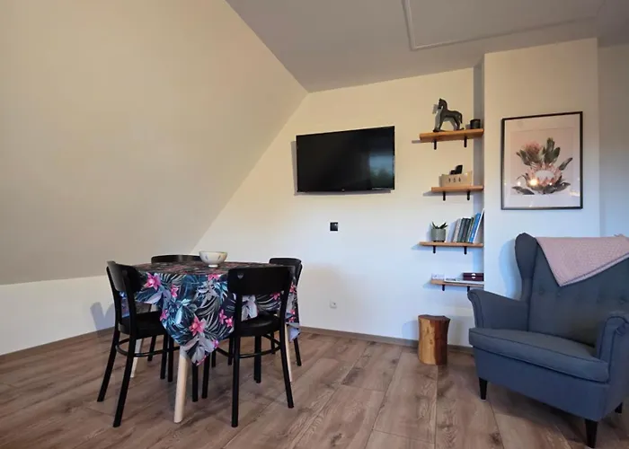 Zakatek Mala-apartamenty Nad Jeziorem Kołczewo